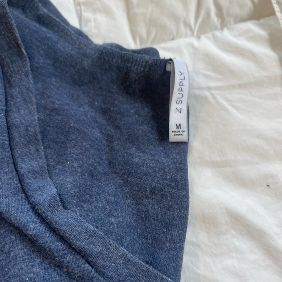 Z Supply women’s, bundle 4 tees, and one tank. - Picture 3 of 13